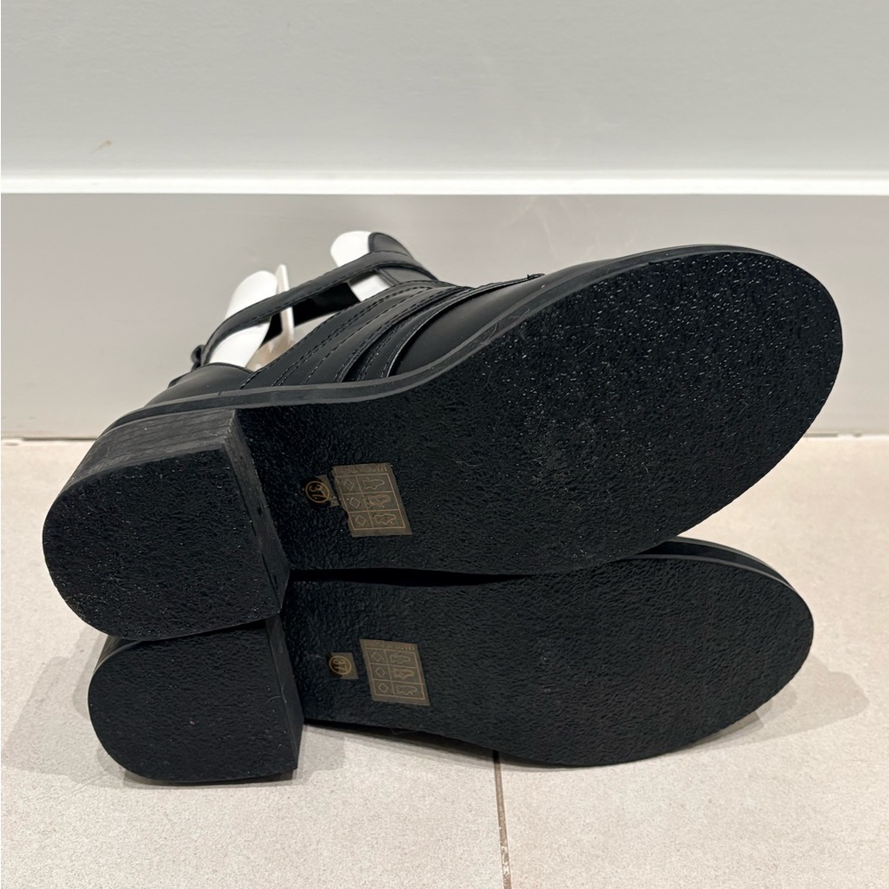 Stylish Black Buckle Ankle Boots - Picture 7 of 8
